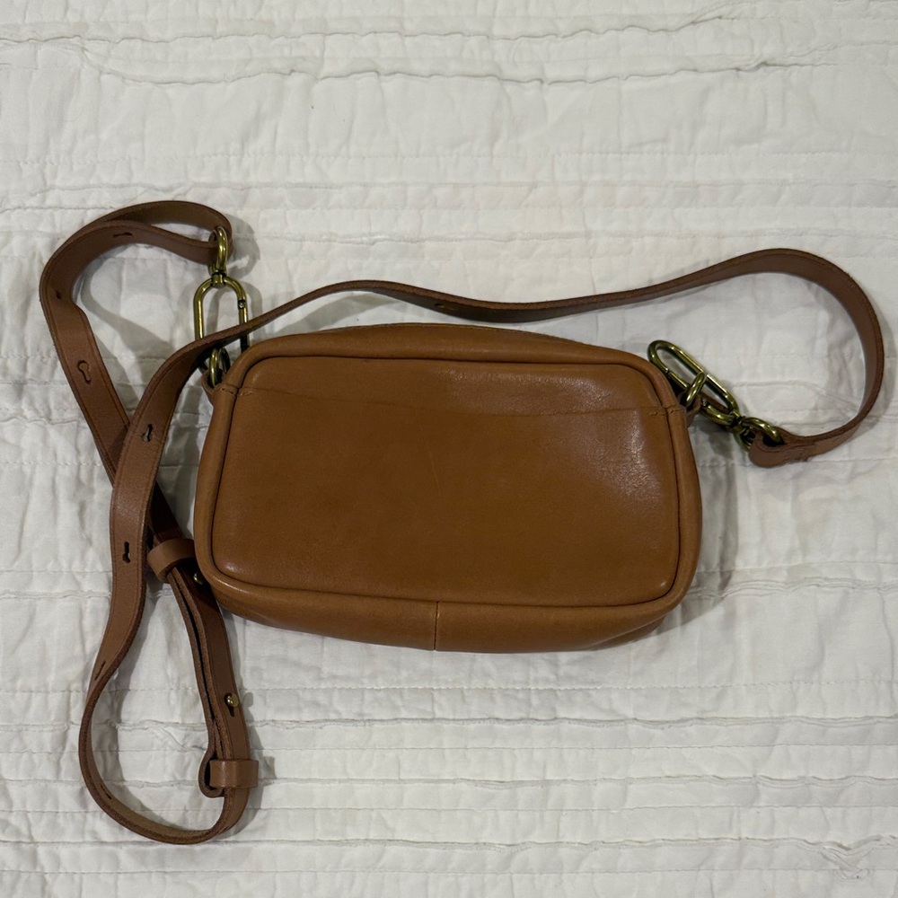 Madewell Elegant Tan Leather Crossbody Bag